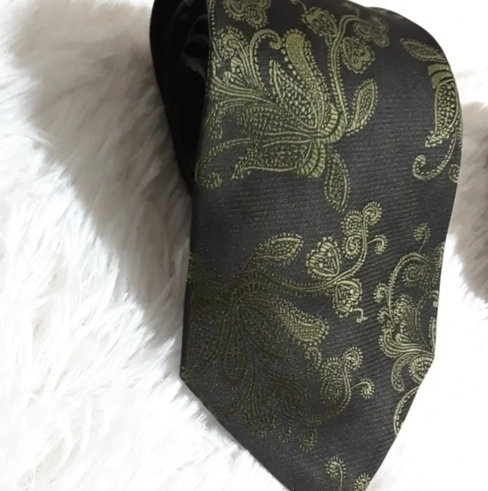 Mizrahi Floral Scroll Ghost Pattern Neck Tie